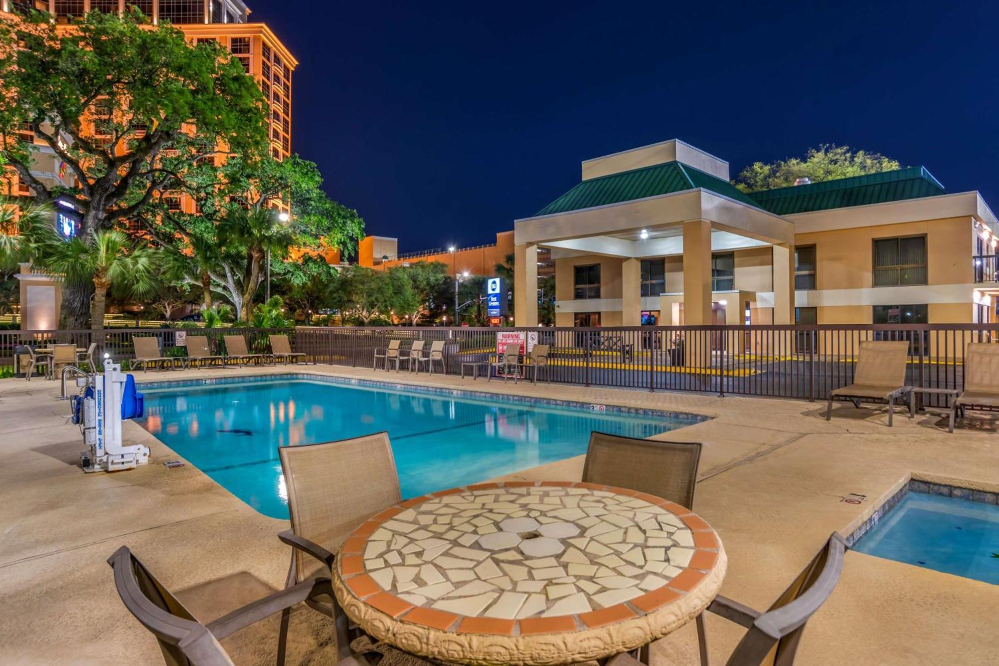 בילוקסי Best Western Oak Manor מראה חיצוני תמונה